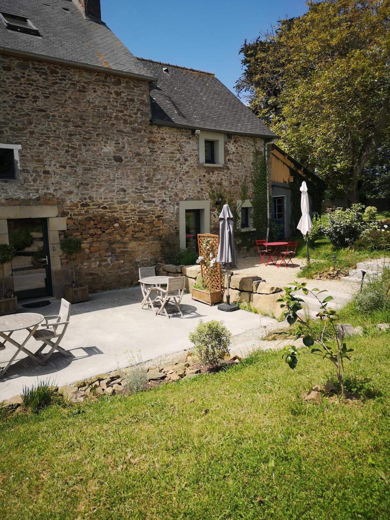 Au Gray Du Temps Suspendu Bed & Breakfast Pleslin-Trigavou Dış mekan fotoğraf